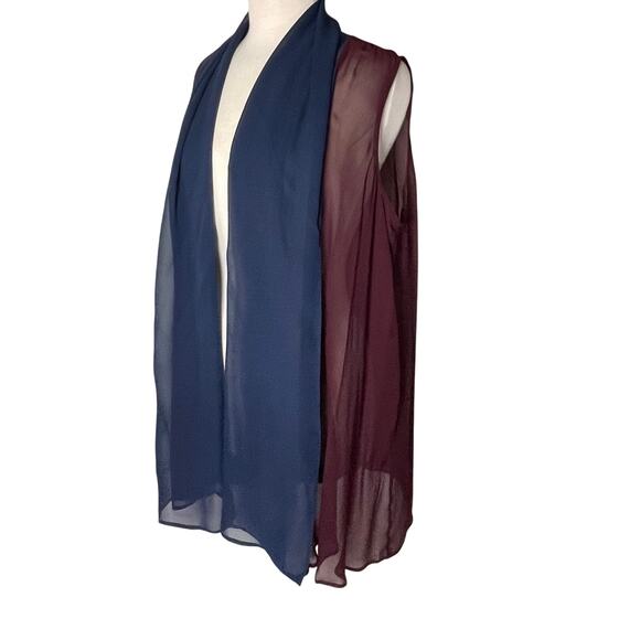 WinterSilks Sweaters - NWT WINTER SILKS Women’s Colorblocked Sleeveless Silk Shrug